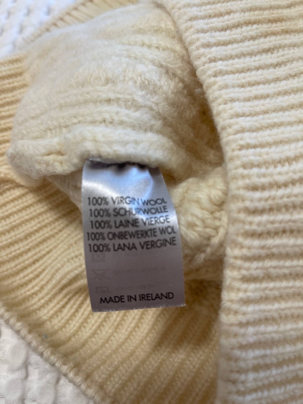 Women’s Cable Knit Sweater- 100% virgin wool! - Picture 7 of 7